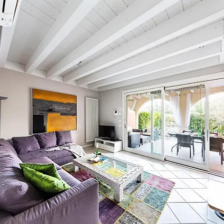 Mader Village Apartment *